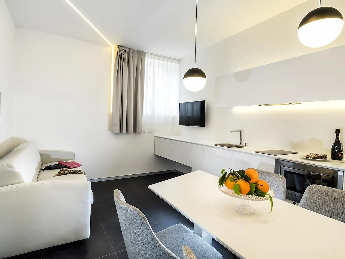 קטאניה Duomo Suites & Spa 4*,